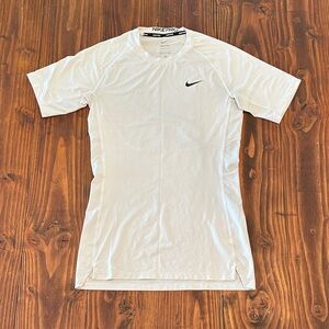 Nike pro Men's White Short Sleeve dri-fit
